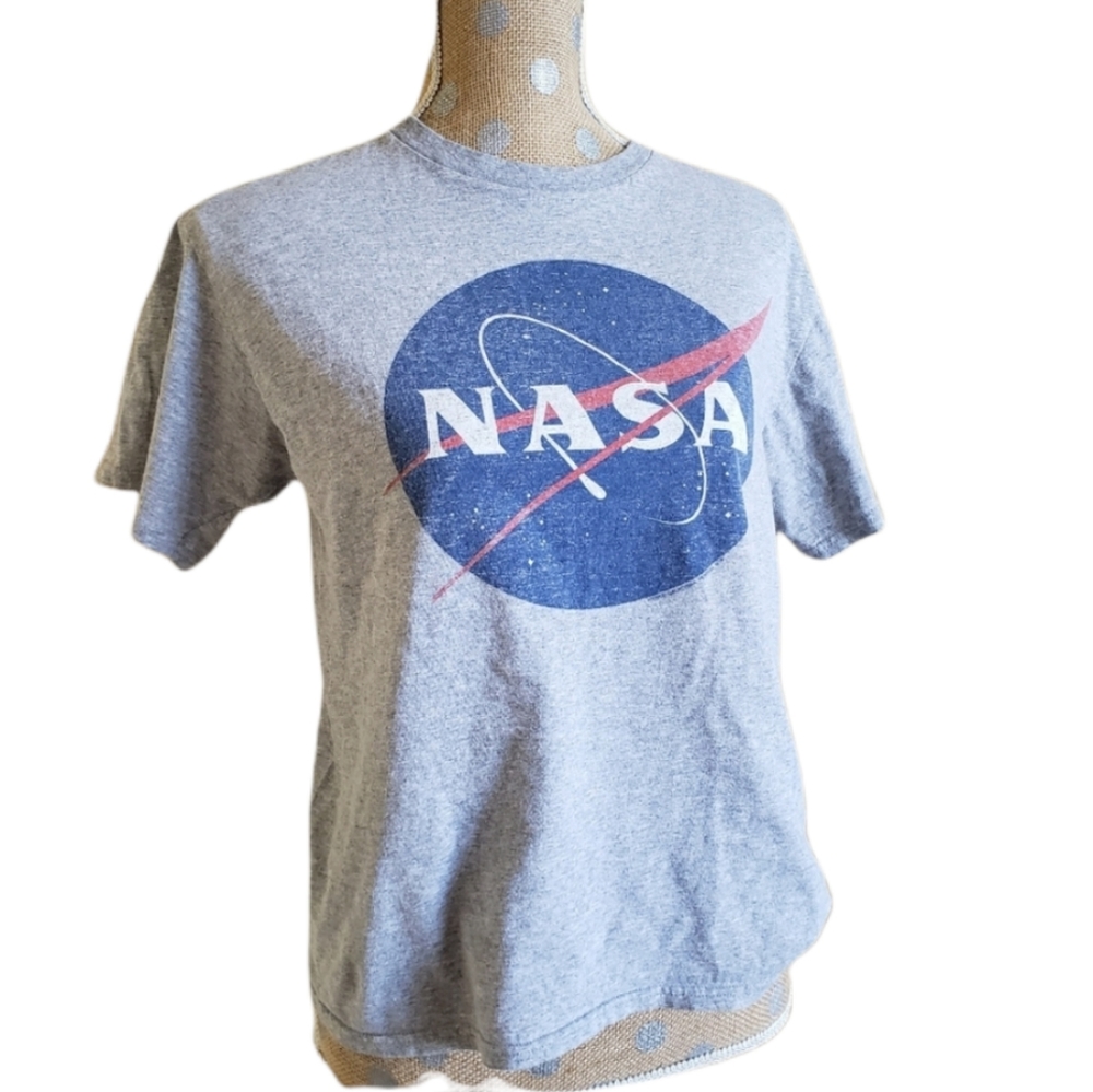 NASA logo gray tshirt youth Large